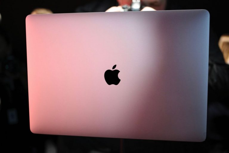 Sau thành công của Macbook Pro cũ,Apple giới thiệu MacBook Pro 2016