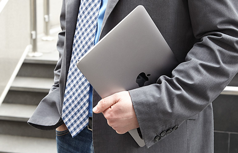 chọn mua giữa MacBook Pro và MacBook Air