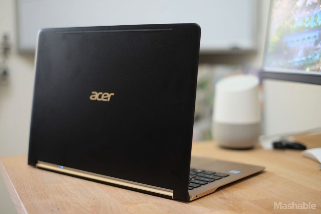 Acer Swift 7 mỏng nhất thế giới cạnh tranh Macbook Pro