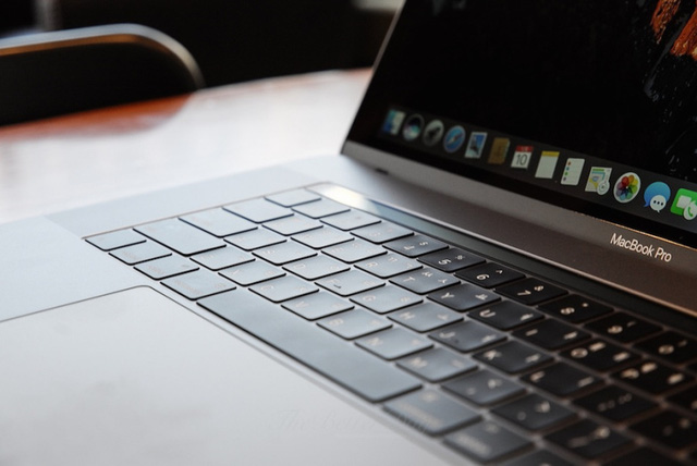 Macbook Pro cũ chính hãng
