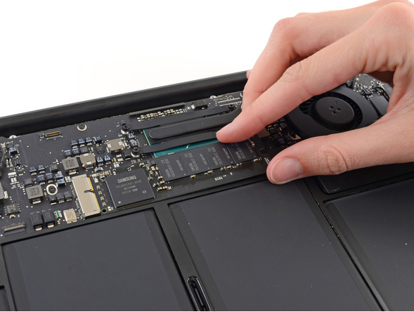 Macbook Air cũ chính hãng