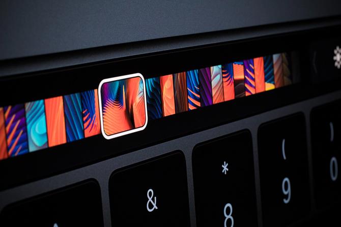 touchBar trên Macbook Pro TouchBar 2016