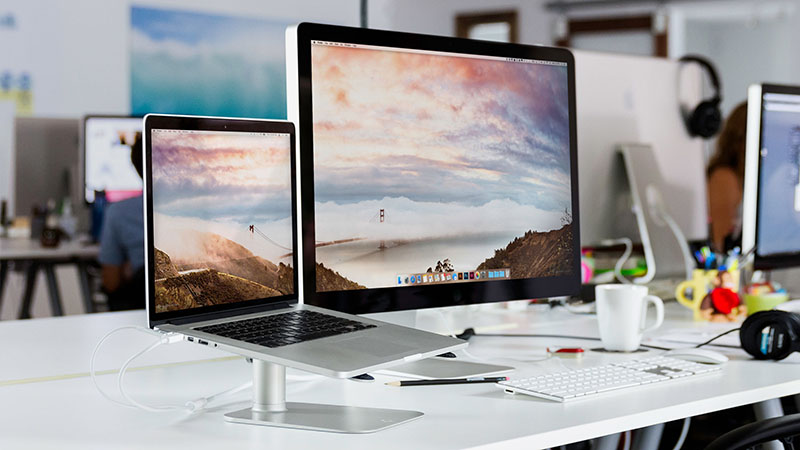 apple-san-xuat-lingtning-mau-den-tang-kem-khi-mua-imac-pro