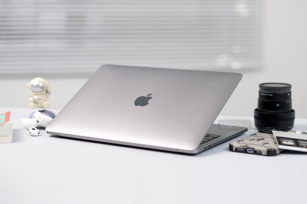 MacBook Pro 2022 13 inch Apple M2 8GB RAM 256GB SSD – Like New - ảnh 4