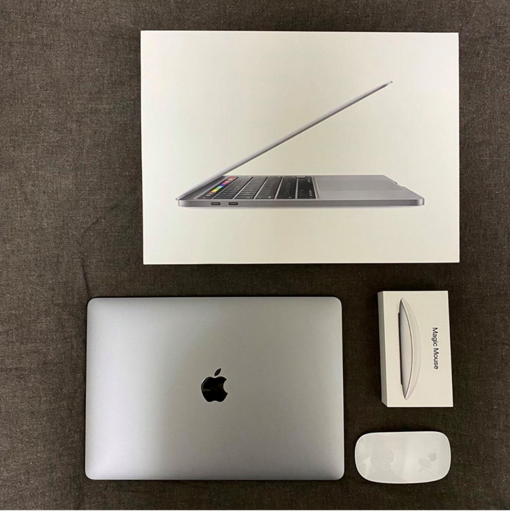 Màn hình Retina sắc nét, sống động Macbook Pro 2019