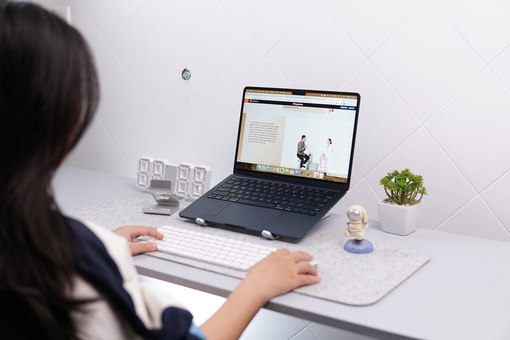 Trackpad đa điểm, bàn phím mượt mà - Macbook Air 2022 là gì