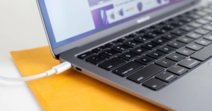 Macbook sạc không vào pin