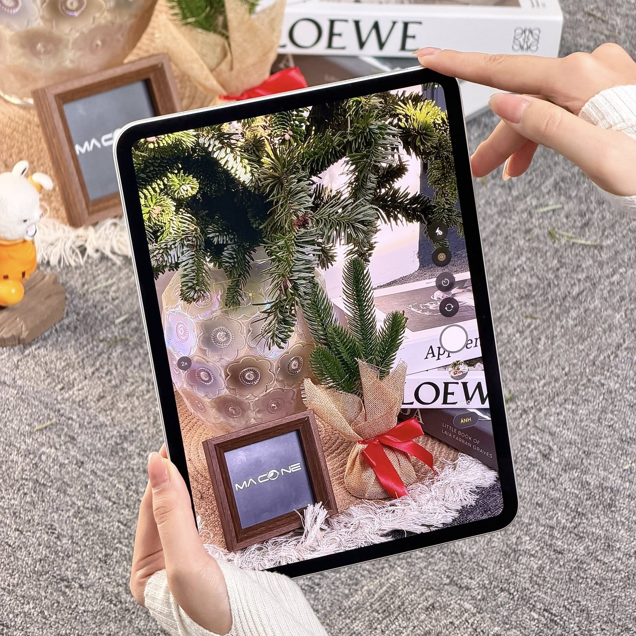 Combo MacBook + iPad hay MacBook + Màn hình rời: Đâu là lựa chọn tối ưu cho sinh viên Kinh tế?