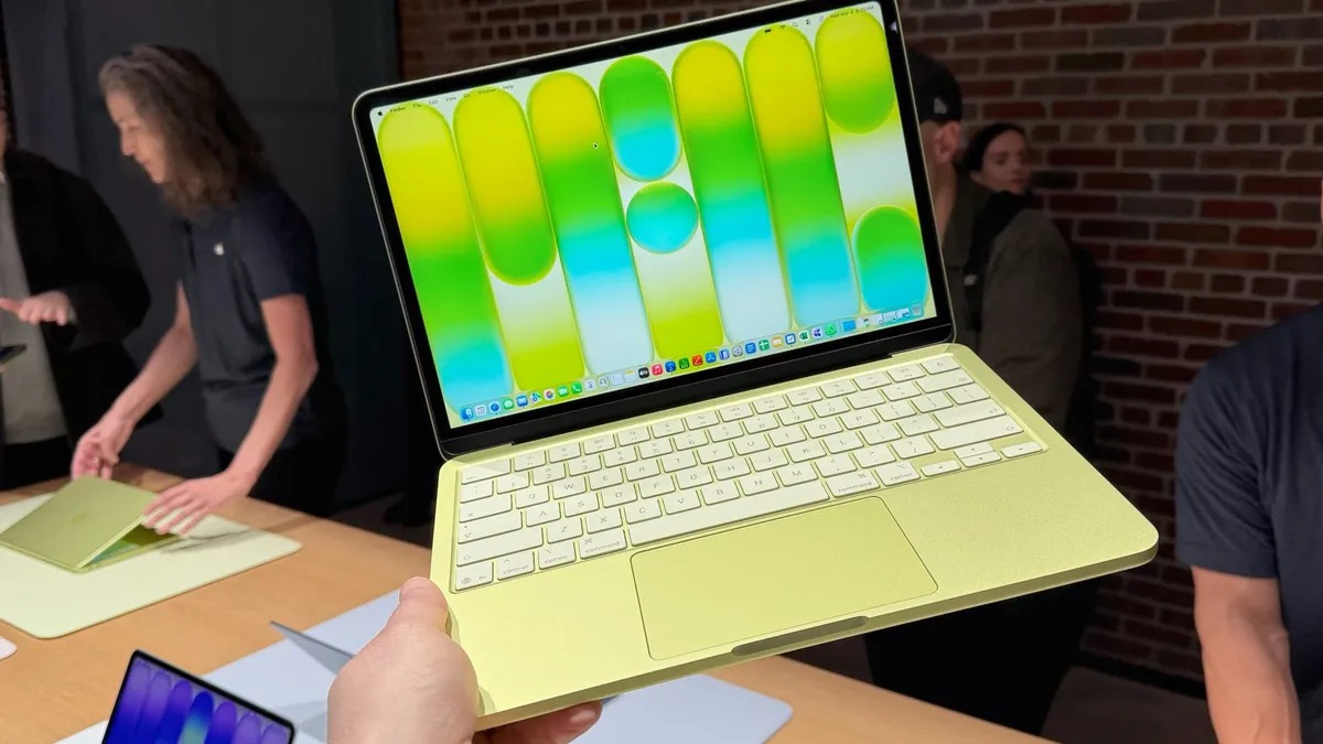 So sánh MacBook NEO và MacBook Air M2: Cuộc So Găng Có Cân Sức?