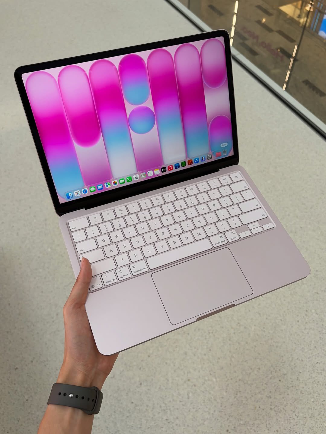 Bảng Xếp Hạng Pin Thực Tế MacBook 2026: Đâu Là Vua? - ảnh 8